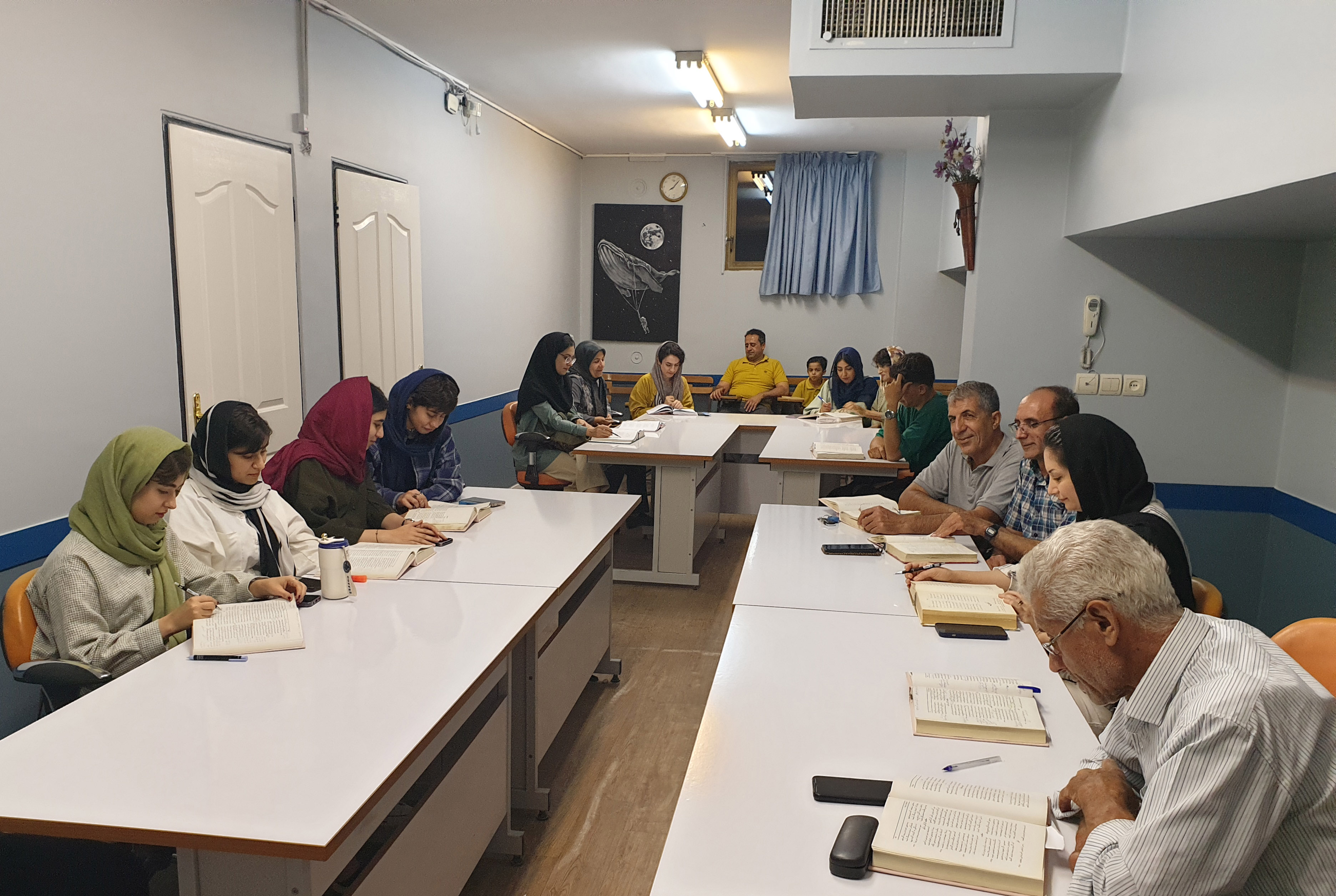 دوره‌ها و نشستهای ادبی